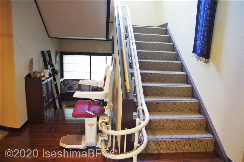 階段昇降機と階段