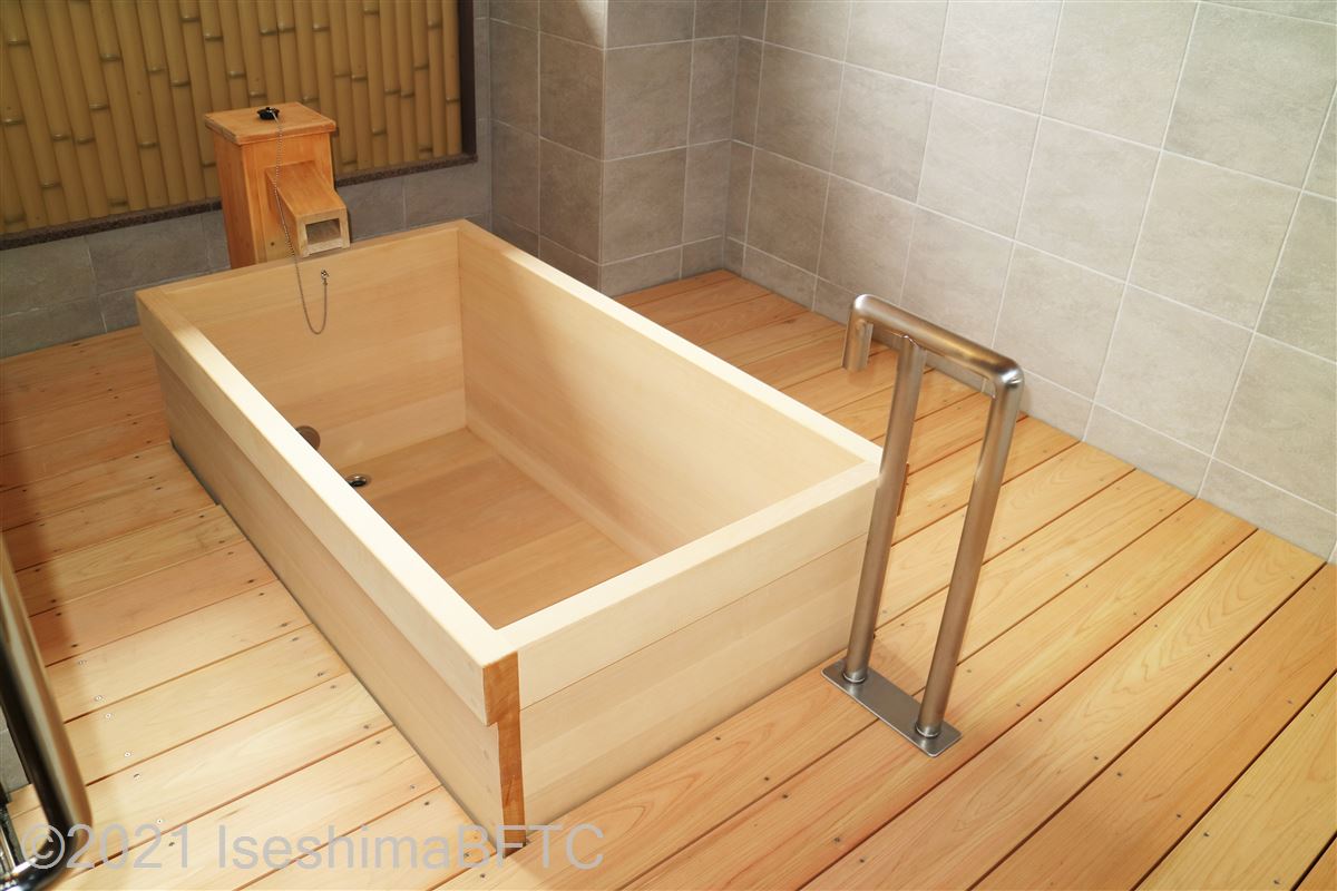 420号室　露天風呂の浴槽