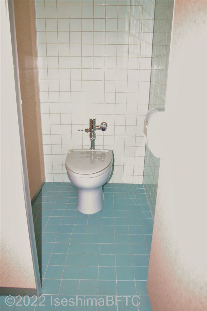「みぎわの湯」男性用大浴場　トイレ個室